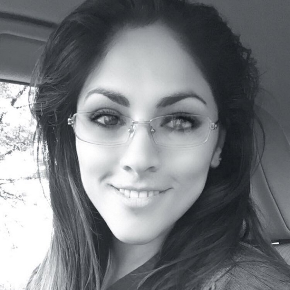 Meet your Posher, Monica